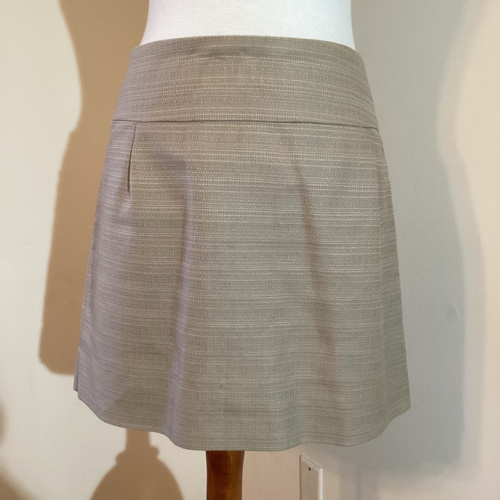 J Crew Factory slight A line skirt,100% cotton, exposed zipper, fully lined, sz8